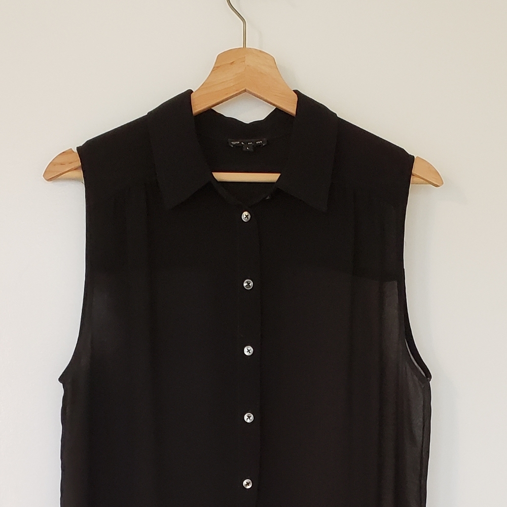 Knee length sleeveless blouse